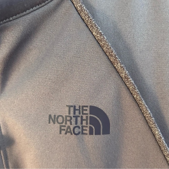 The North Face Two-Tone Pale Lilac Quarter Zip Pullover. Size Small. - Picture 2 of 12